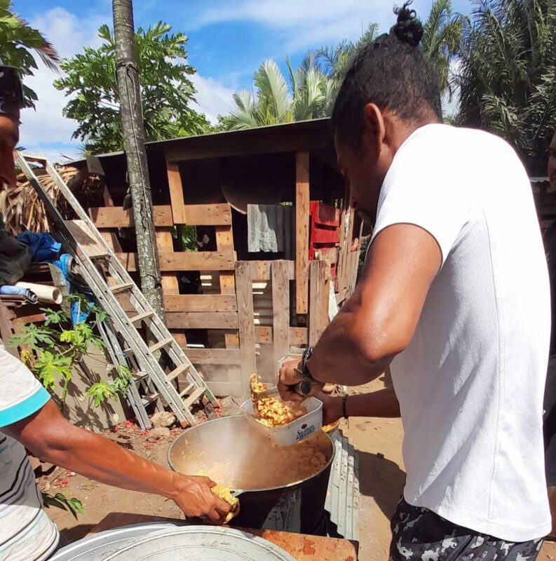 Gran Partaz Manzé Solidèr + Rakontaz kabar - 21 décembre - Terrain Paddok - Grand Bois @ Terrain Paddok